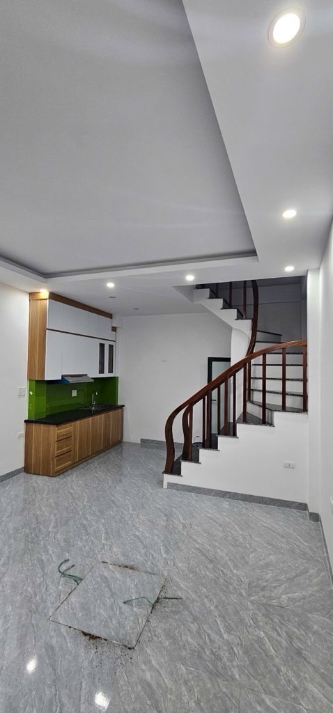 NHÀ MỚI – AN DƯƠNG VƯƠNG -TÂY HỒ– FULL NỘI THẤT- CÁCH 1 NHÀ RA Ô TÔ TRÁNH